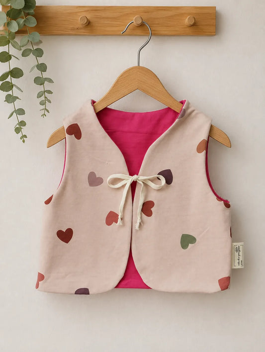 Kinderweste mit Herzen