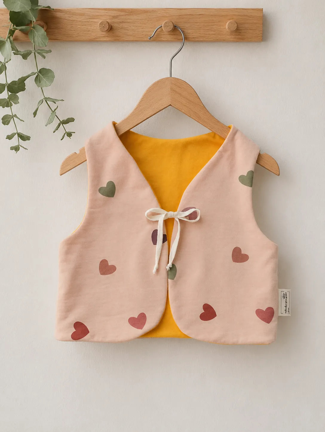 Kinderweste mit Herzen