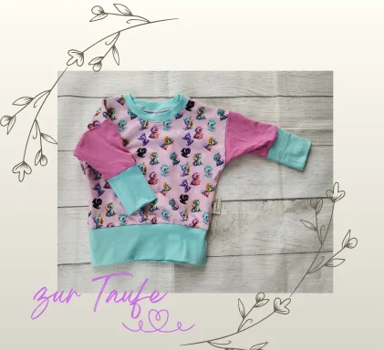 Pullover für Kinder mit buntem Muster und mintfarbenen Details - zur Taufe